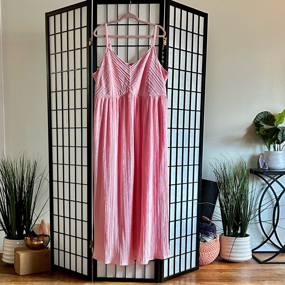 Torrid Pink Pleated Maxi Dress Size 3